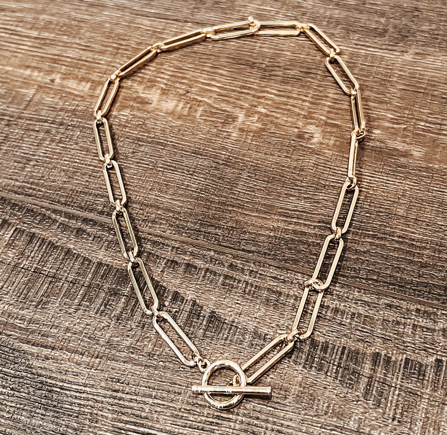 Gold Interlocking Chain Necklace