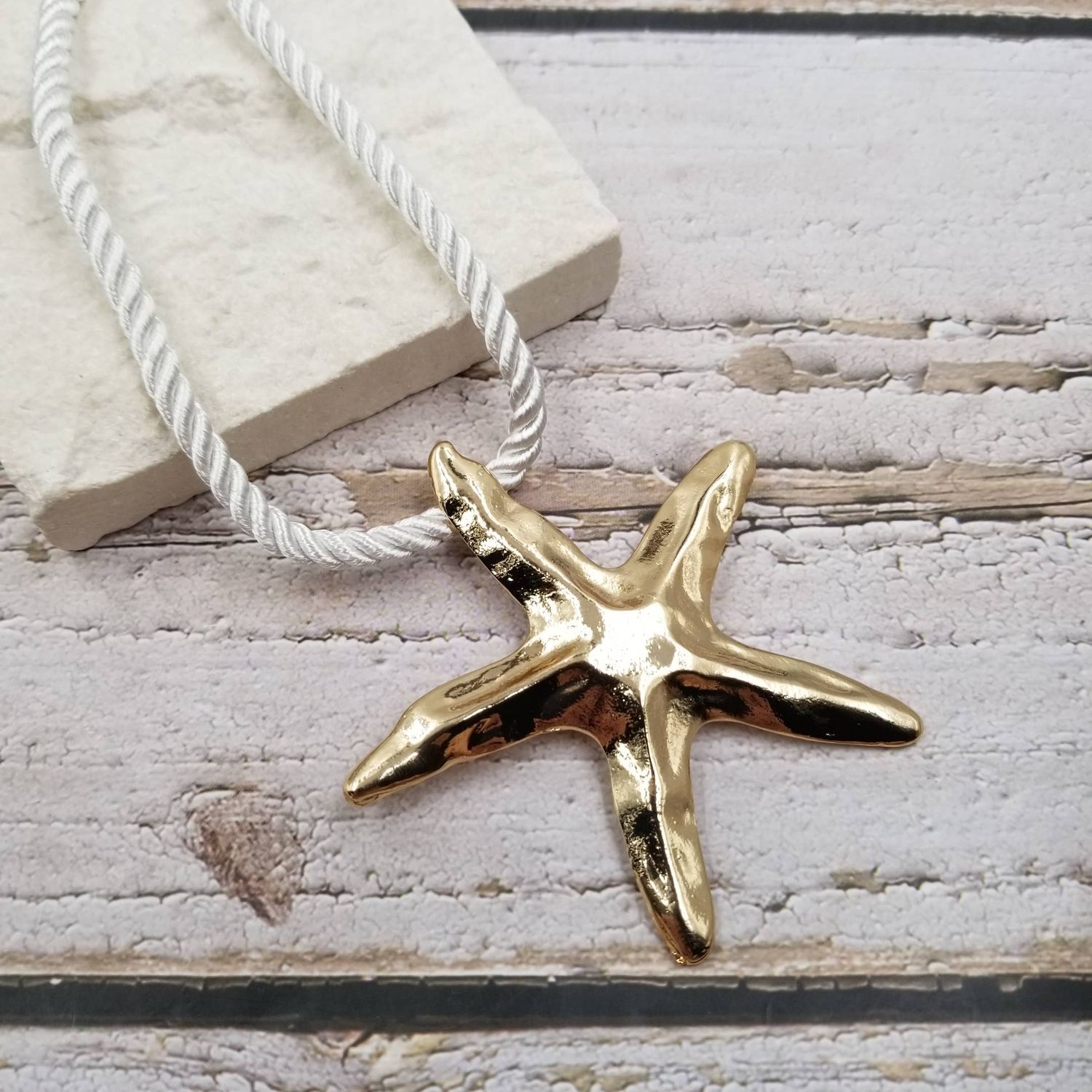 Big Starfish Vacation Necklace: Gold