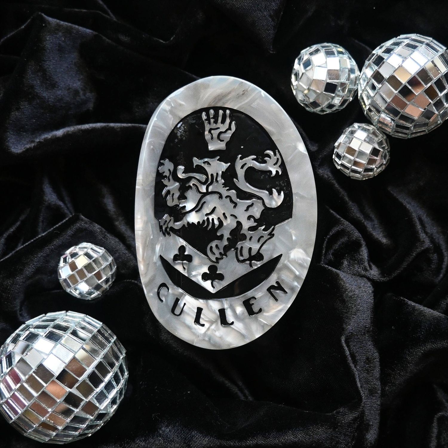 Cullen Crest Clip