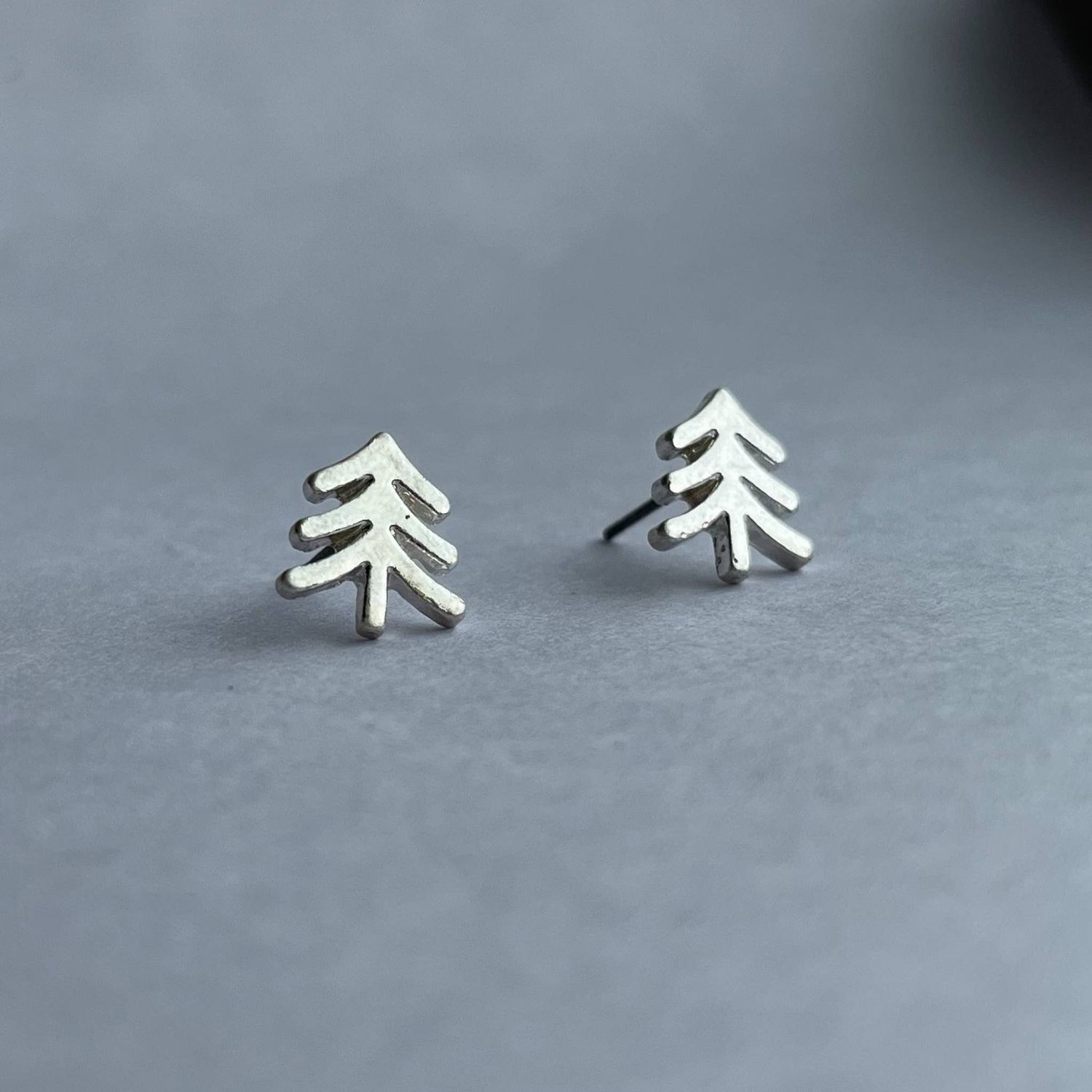 Tree Stud Bud Stud Earrings: Silver