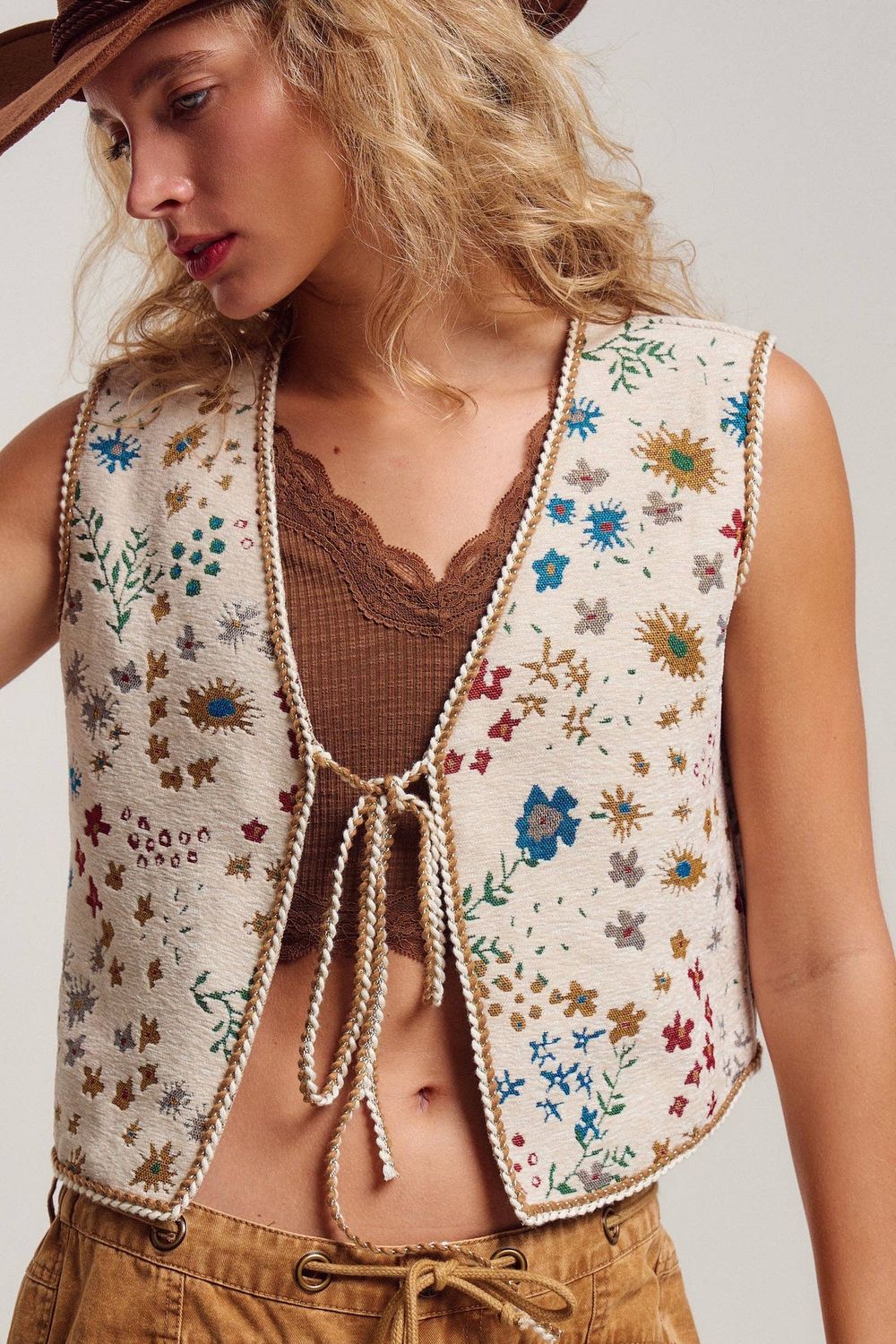 Floral Tapestry Tie-Front Boho Vest: BEIGE MULTI