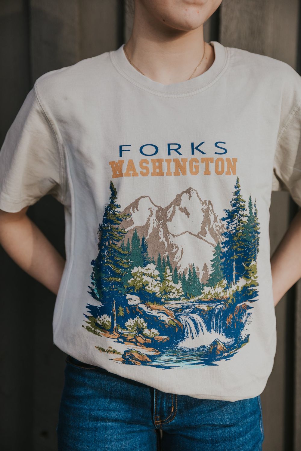Forks Landscape Watercolor Short Sleeve Tee, Color: Cream, Size: X-Small
