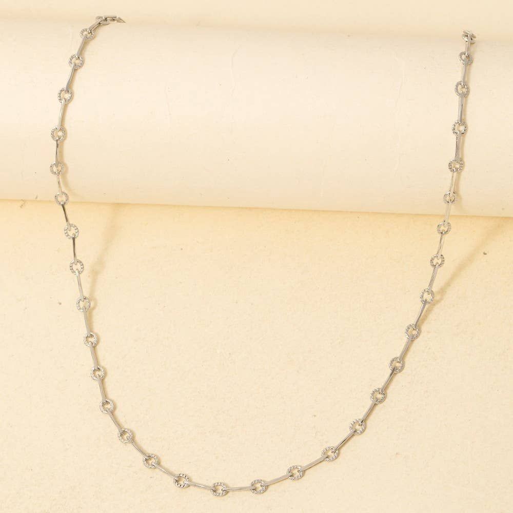 Dainty Repeating Bar Chain Necklace: Silver