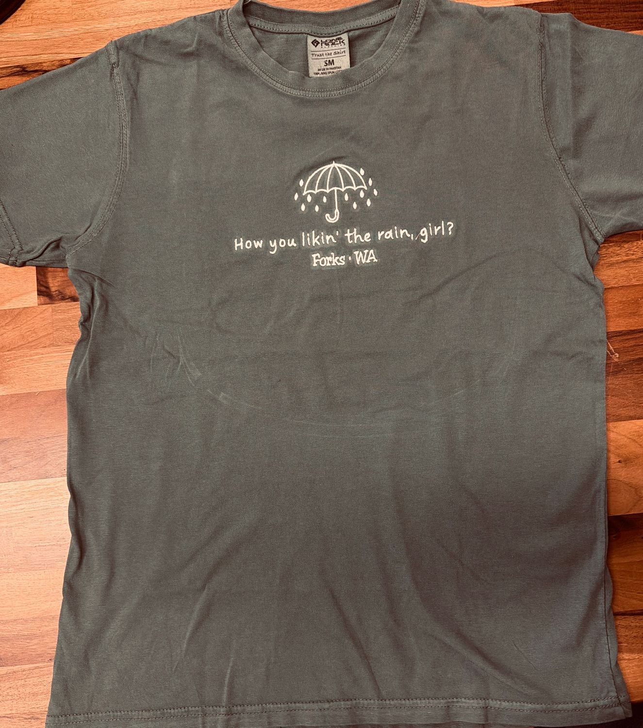 How You Like’n The Rain Girl Short Sleeve Tee, Color: Emerald, Size: Small