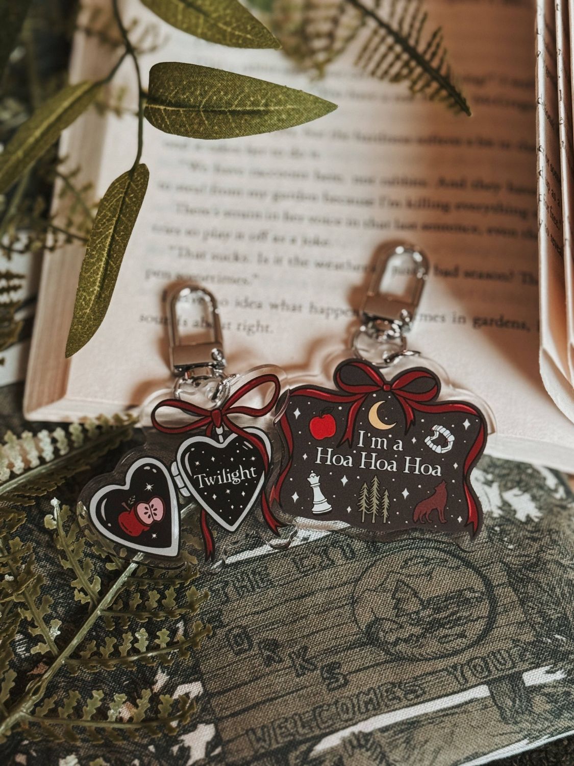 Twilight Bookish Keychains: Locket
