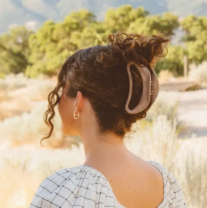 Creamy Brown Claw Clip