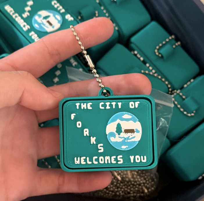 City of Forks Welcomes You Fidget Clicker