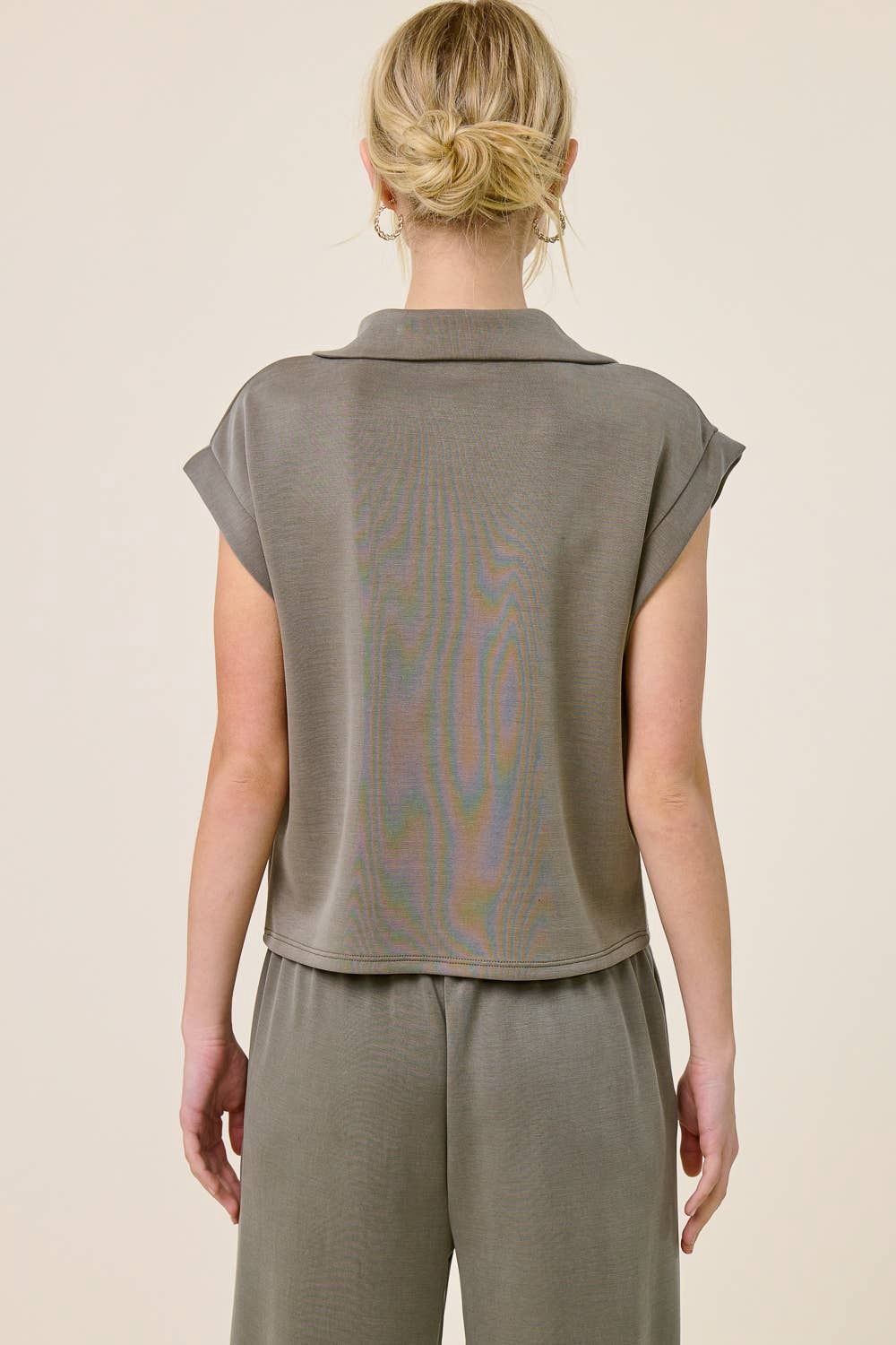 Scuba Quarter-Zip Athleisure Sleeveless Top