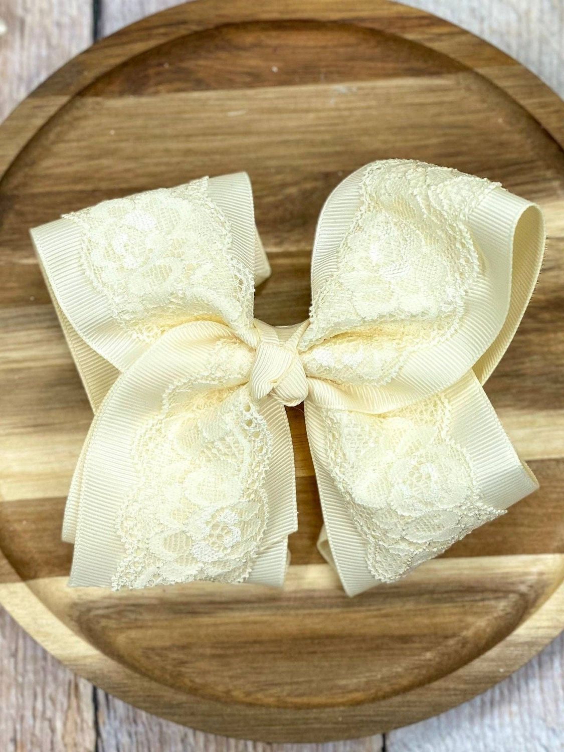 Chantilly Lace Classic Hair Bow