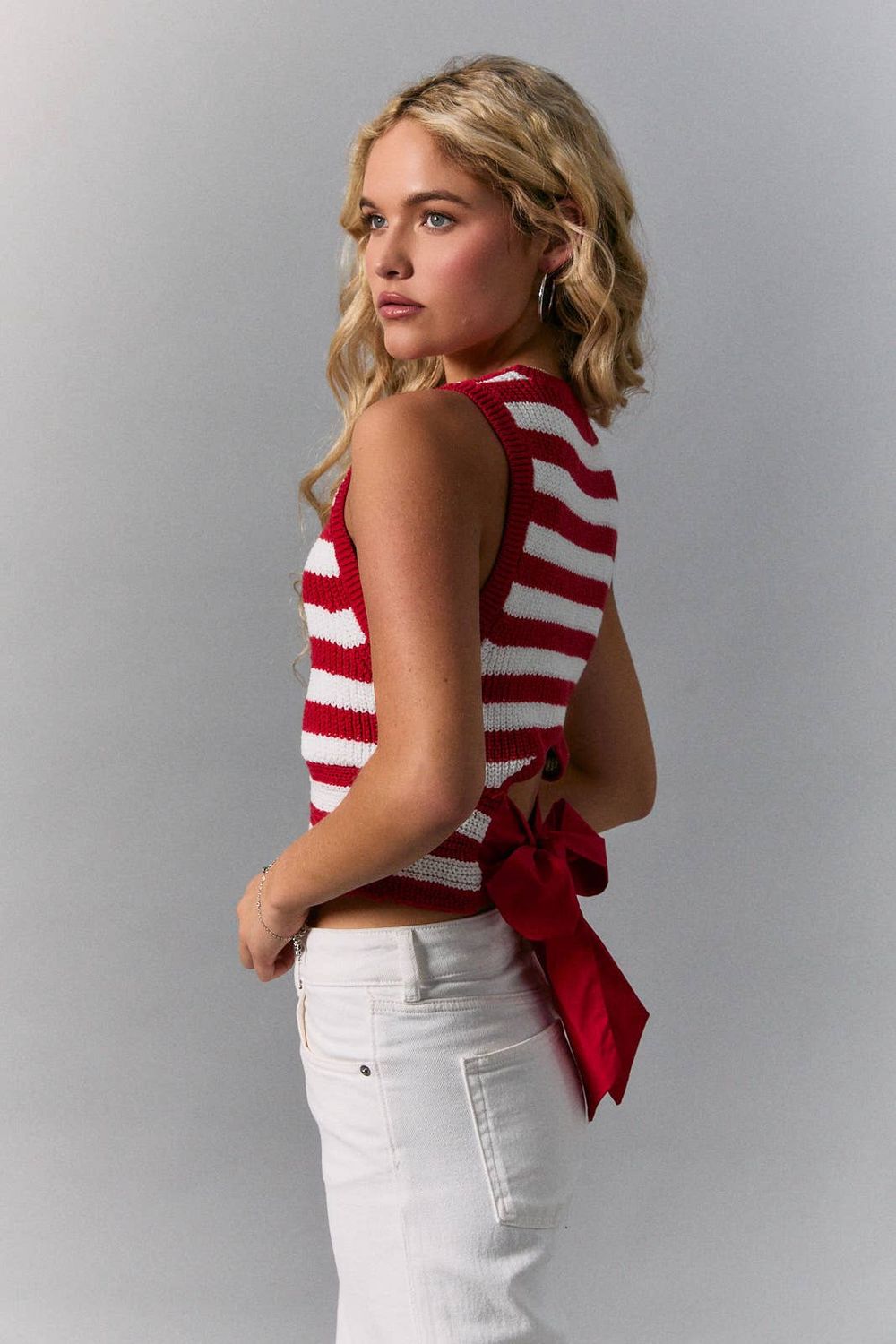 BACK BOW DETAIL SLEEVELESS STRIPED SWEATER TOP