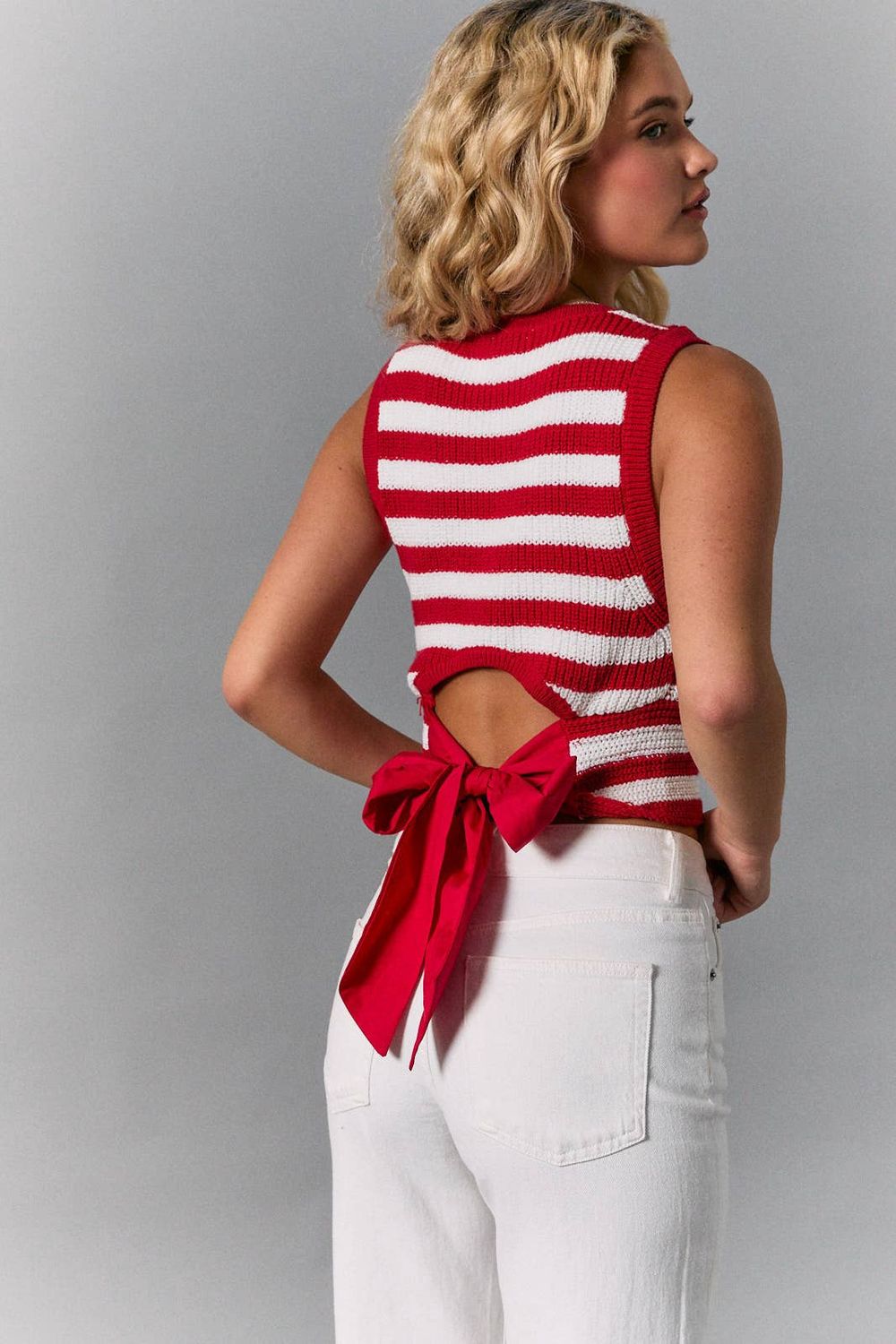 BACK BOW DETAIL SLEEVELESS STRIPED SWEATER TOP, Color: red, Size: M