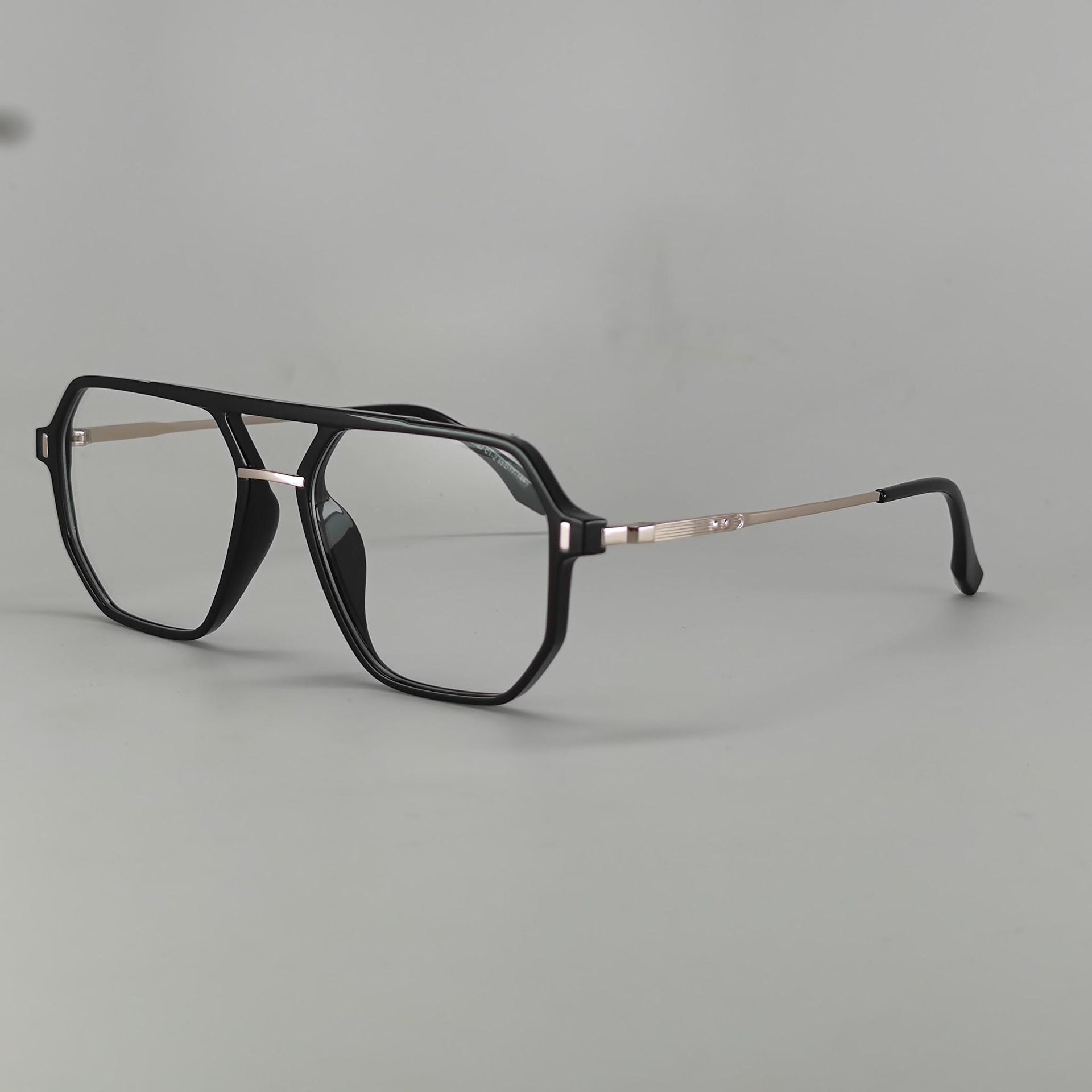 48082 BLK/CHP