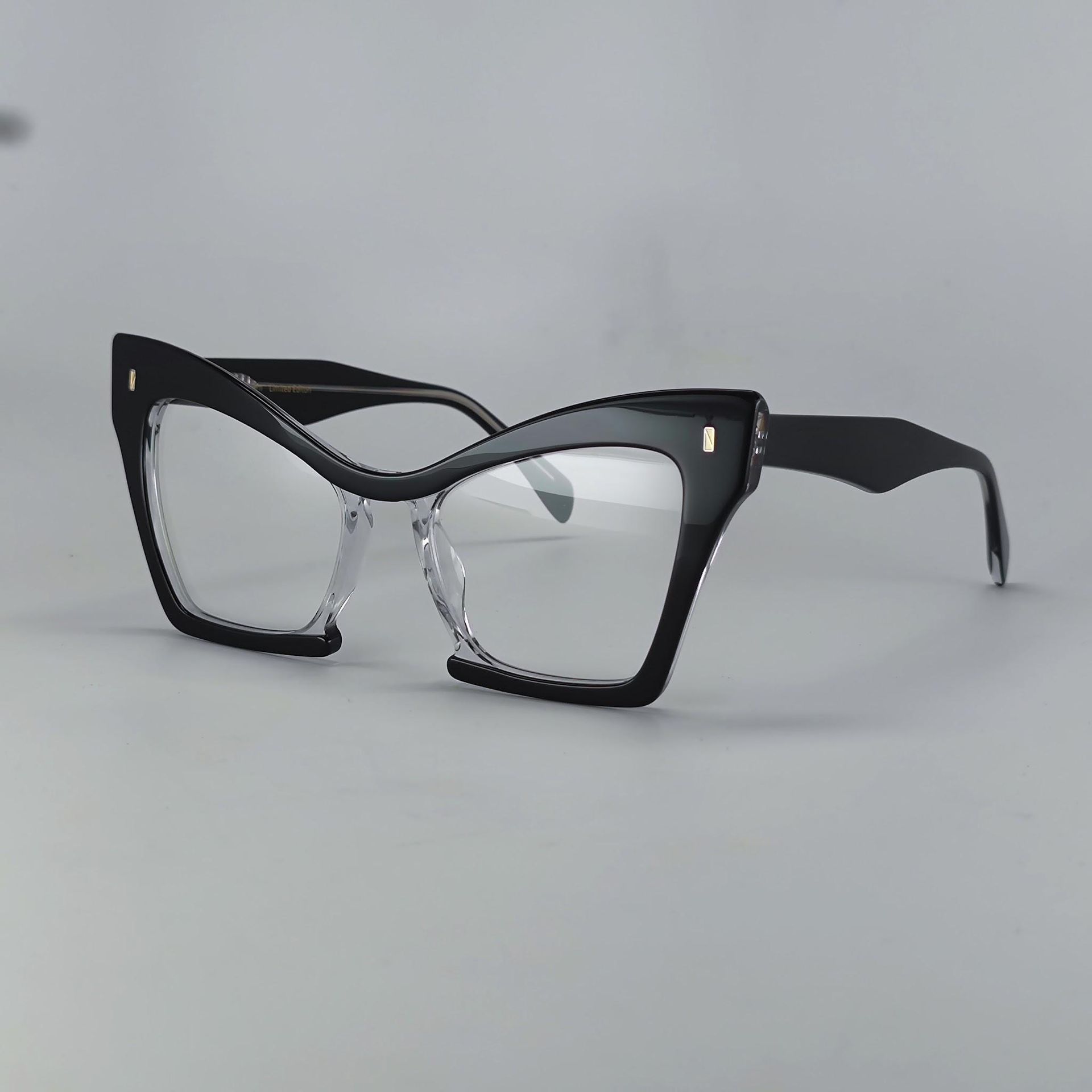 JGA338378 BLK