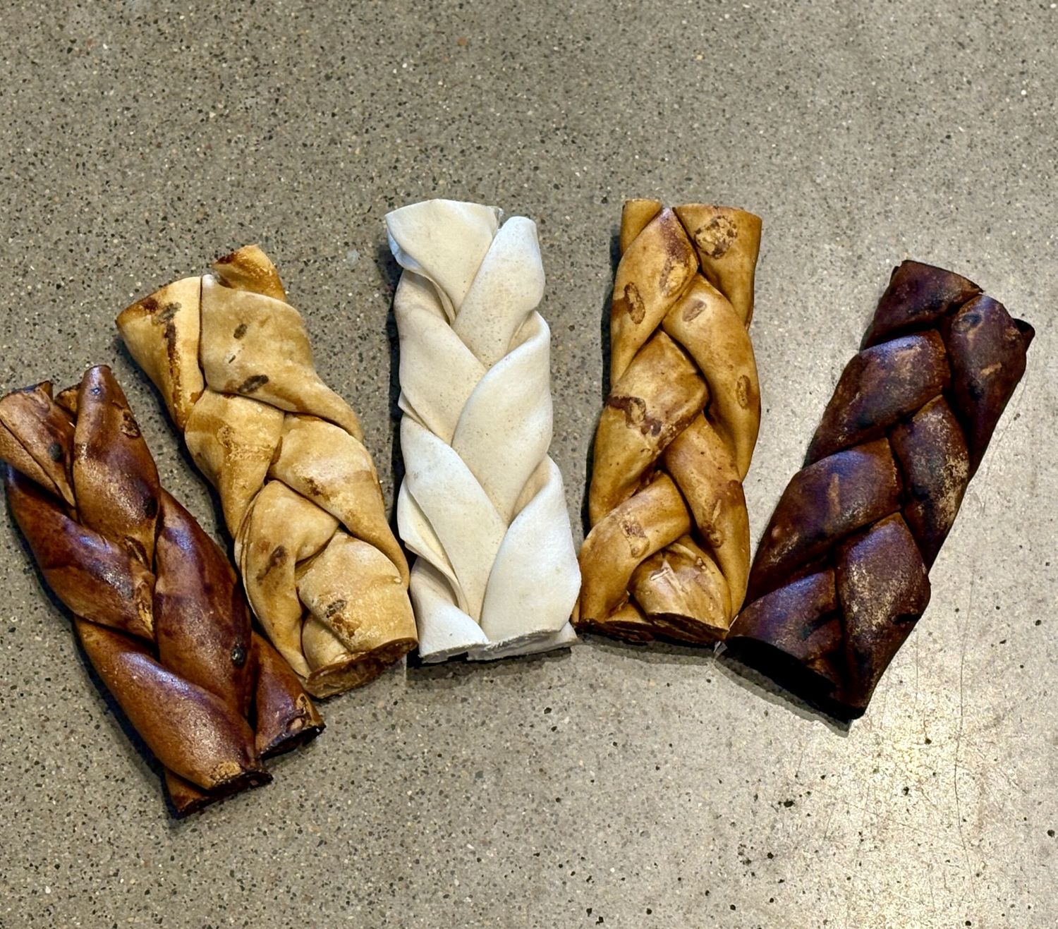 6" Rawhide, Material: Natural