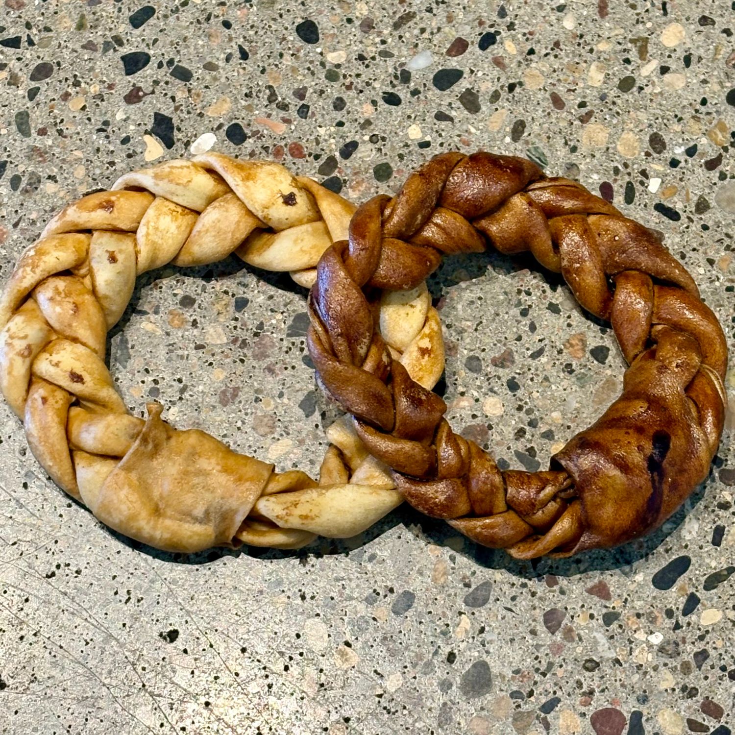 Braided Circle Rawhide, Material: Peanut Butter