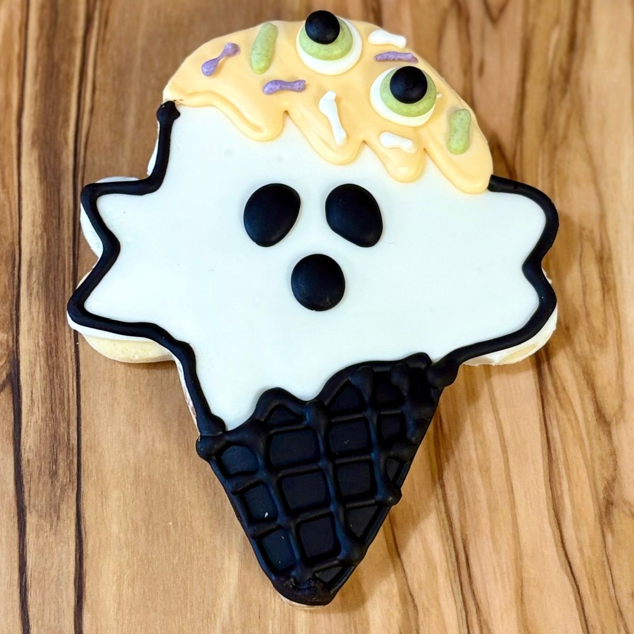 Eye Scream Cone Howlin Honey Cookie