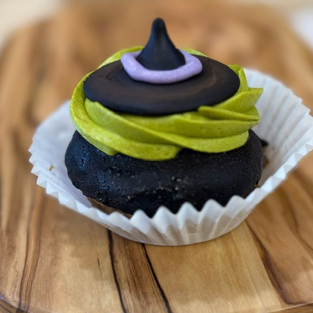 Wicked Witch of the Woof Muttcake