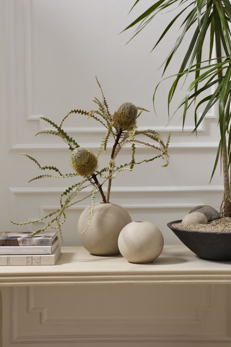 Ovo Vase