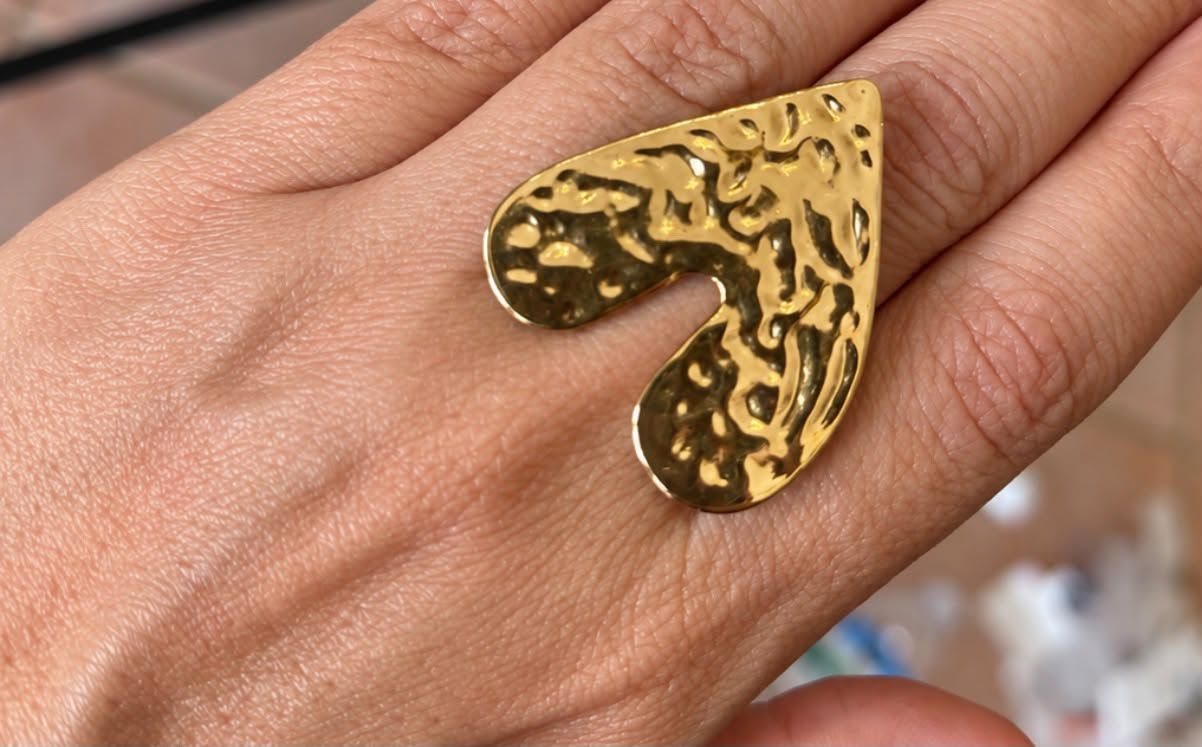 Amora Ring