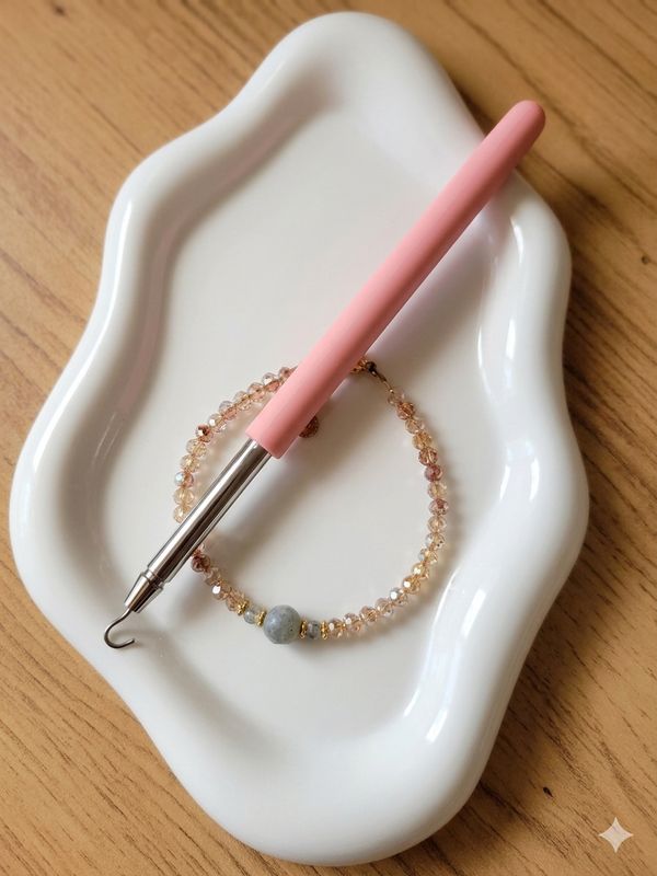 Attache Bracelet