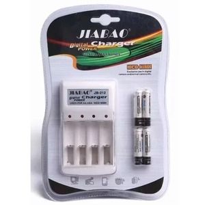 Cargador de baterias + 4 baterias AAA