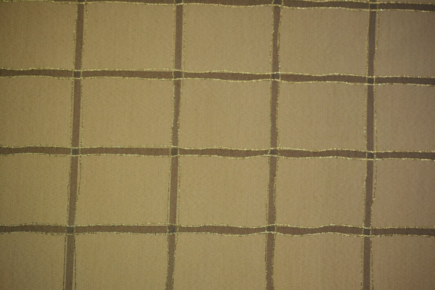 Frascata Square-Gold (Gold Thread in Pattern) Frascata Square-Gold (Gold Thread in Pattern)