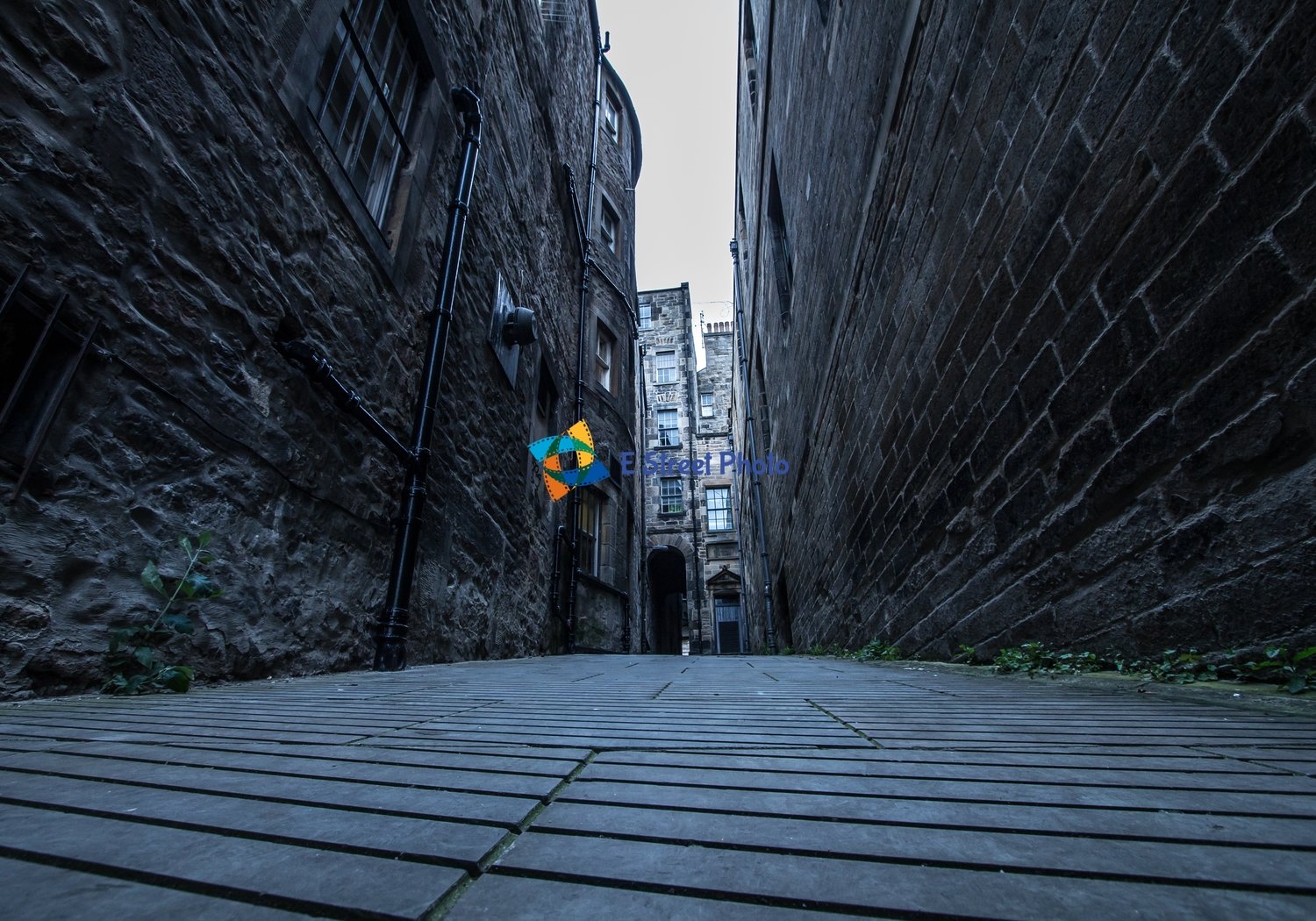 Edinburgh closes (Pris ex. moms)