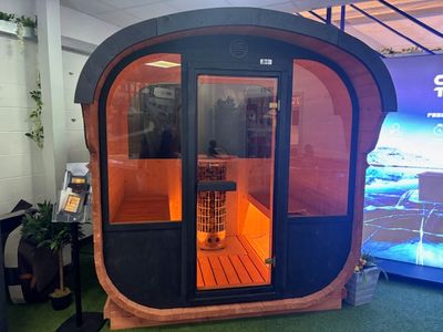 Woodpecker Cube Sauna 1.6M EX-DISPLAY ***SAVE £2,000*** Woodpecker Cube Sauna 1.6M EX-DISPLAY ***SAVE £2,000***