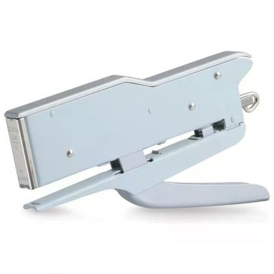 Zenith 548-E-AZ Cucitrice a Pinza Metallo Capacita' 30 Fogli Punti 6-6 Colore Azzurro Zenith 548-E-AZ Cucitrice a Pinza Metallo Capacita' 30 Fogli Punti 6-6 Colore Azzurro