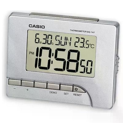 Casio DQ-747-8EF Sveglia Digitale con Termometro, Snooze e Calendario – Argento