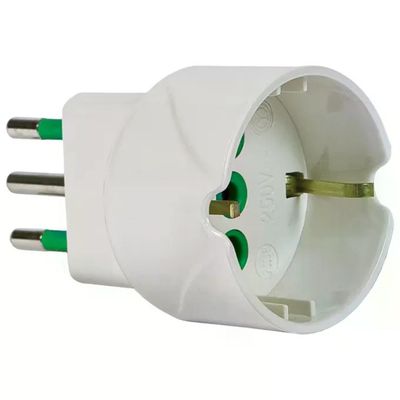 FANTON 82600-E Adattatore da spina italiana 10 A a presa italo-tedesca 16 A, bianco FANTON 82600-E Adattatore da spina italiana 10 A a presa italo-tedesca 16 A, bianco