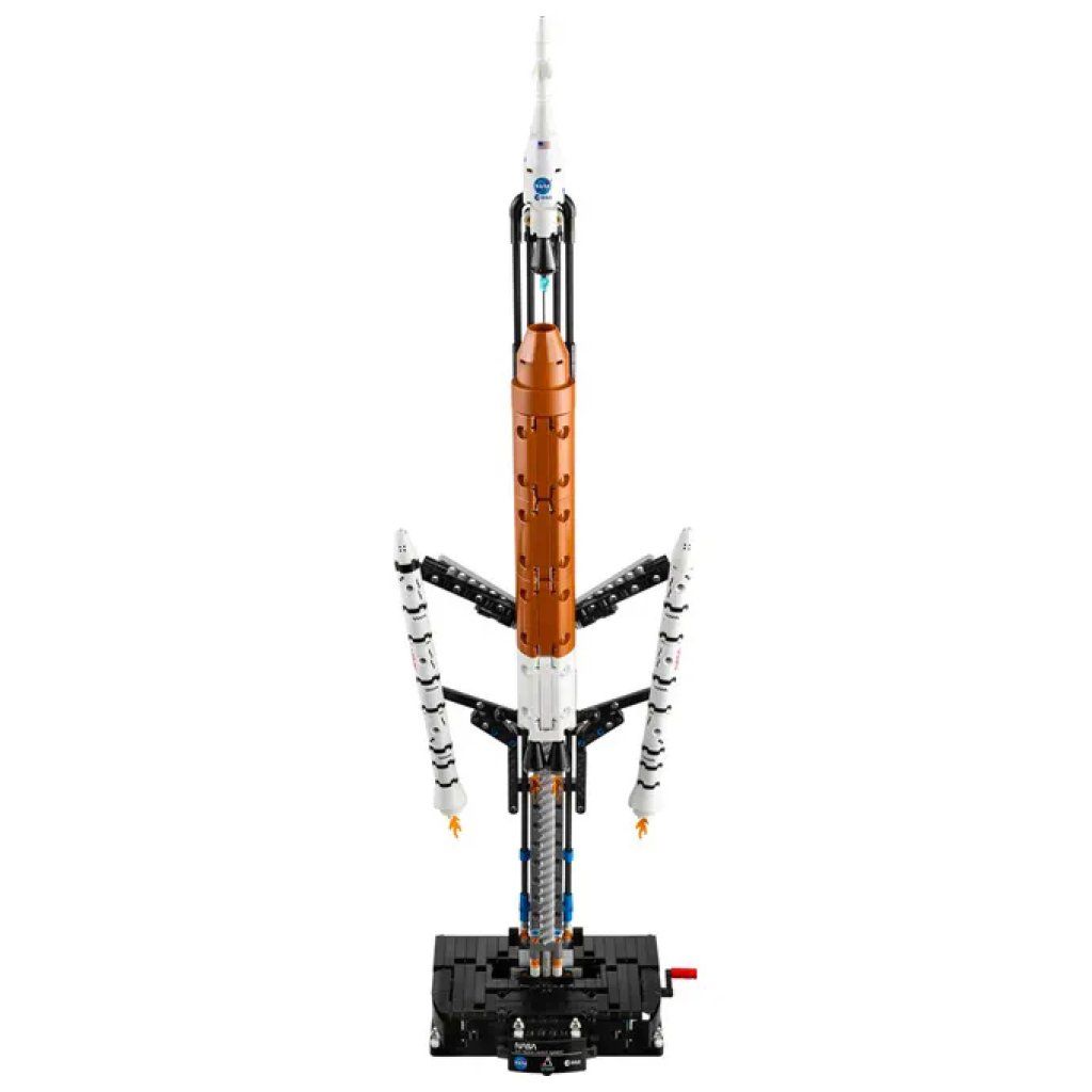 LEGO Technic NASA Artemis Space Launch System 42221