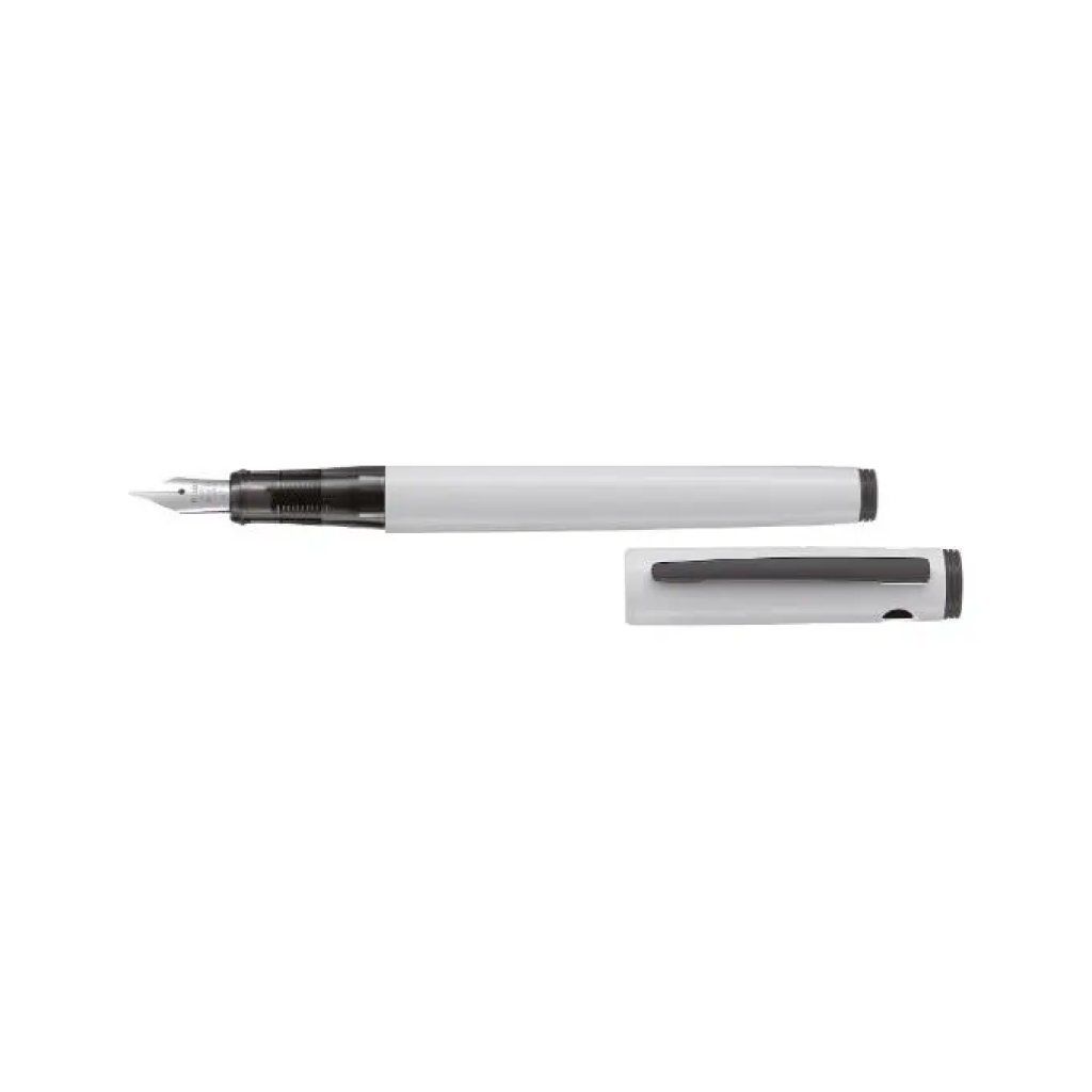 Pilot Penna Stilografica Bianca con Pennino Fine Pilot Penna Stilografica Bianca con Pennino Fine