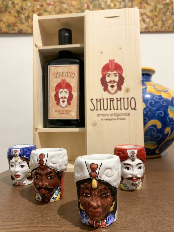 Box in legno con Bottiglia Shurhuq 70 cl (4 bicchierini) Collezione completa