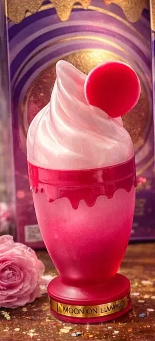 Perfume en tendencia color rosa