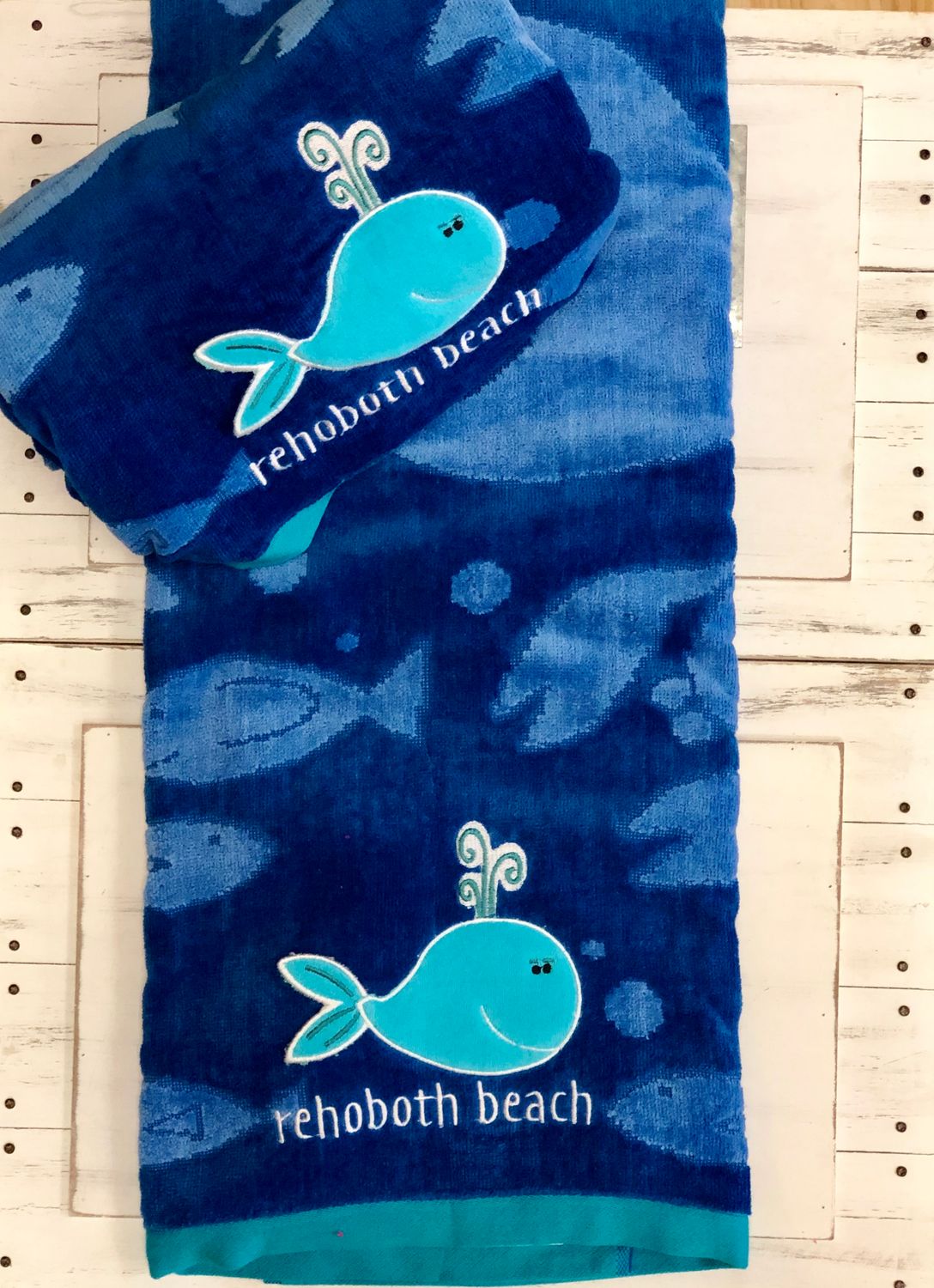 EMBROIDERED BEACH TOWEL, Color: BLUE WHALE, Size: 30x60