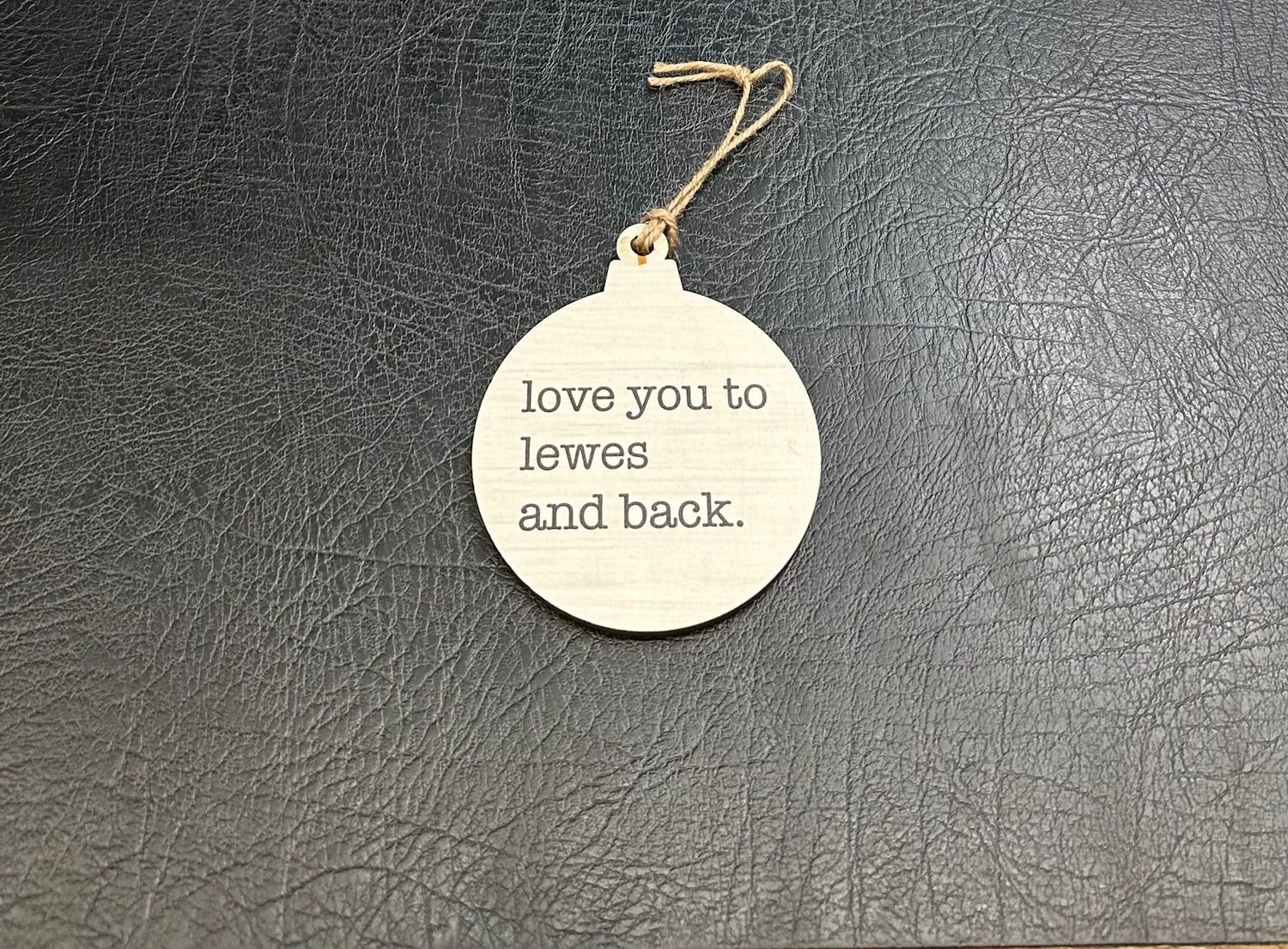 LEWES AND BACK ORNAMENT