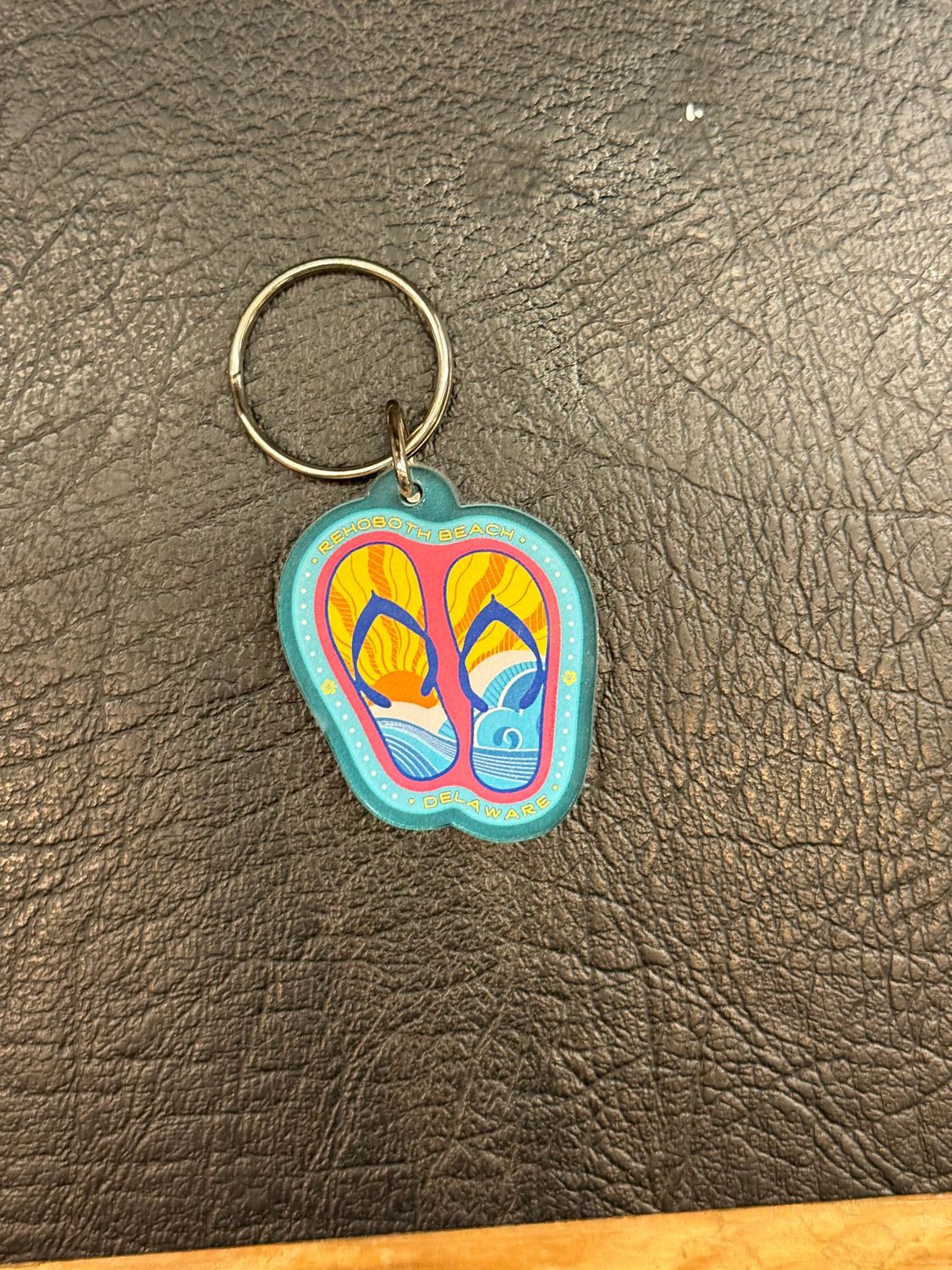 ACRYLIC KEYCHAIN WAVE FLIP FLOPS