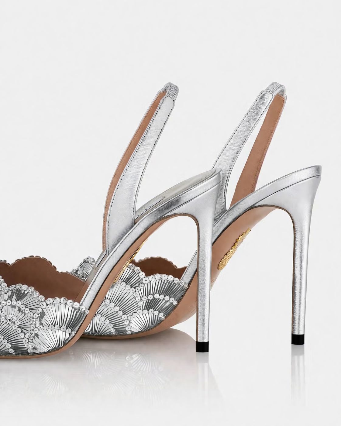 صندل اكوازورا لون فضي مغلق من الخلف