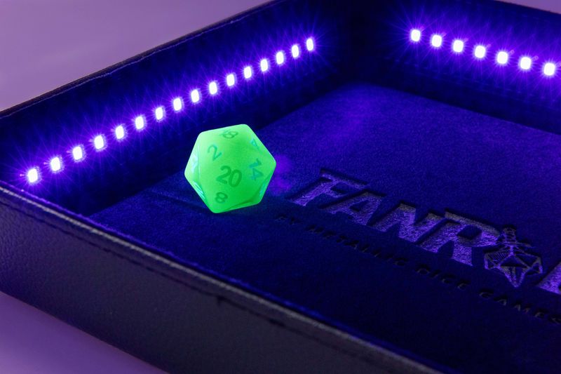 Shadow Light Blacklight Dice Tray with d20: Black