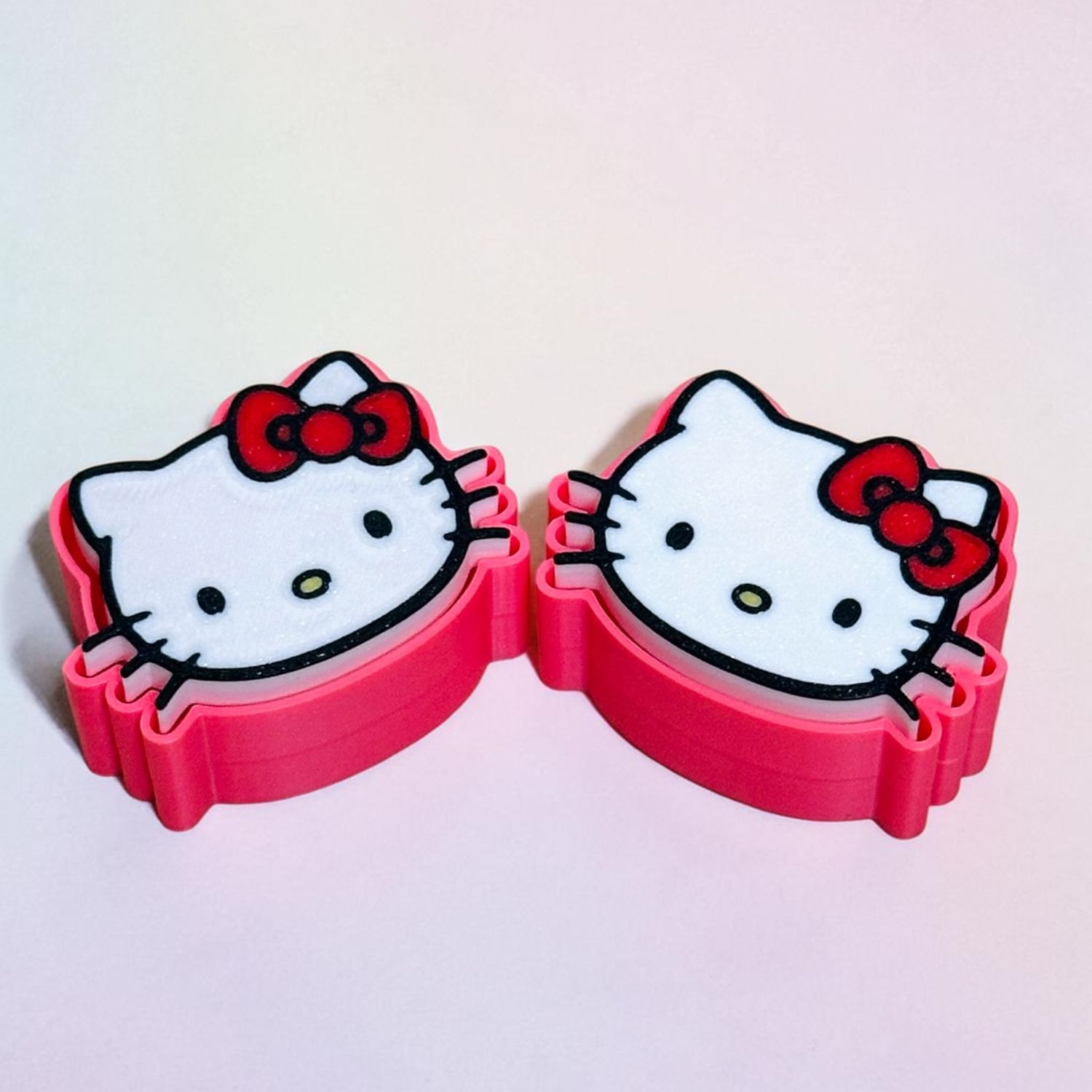 HELLO KITTY CLICKER