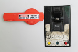 CBL-1 Circuit Breaker Lockout - Universal