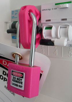 UCL-1-PLOCK Mini MCB Lockout Kit - Pink