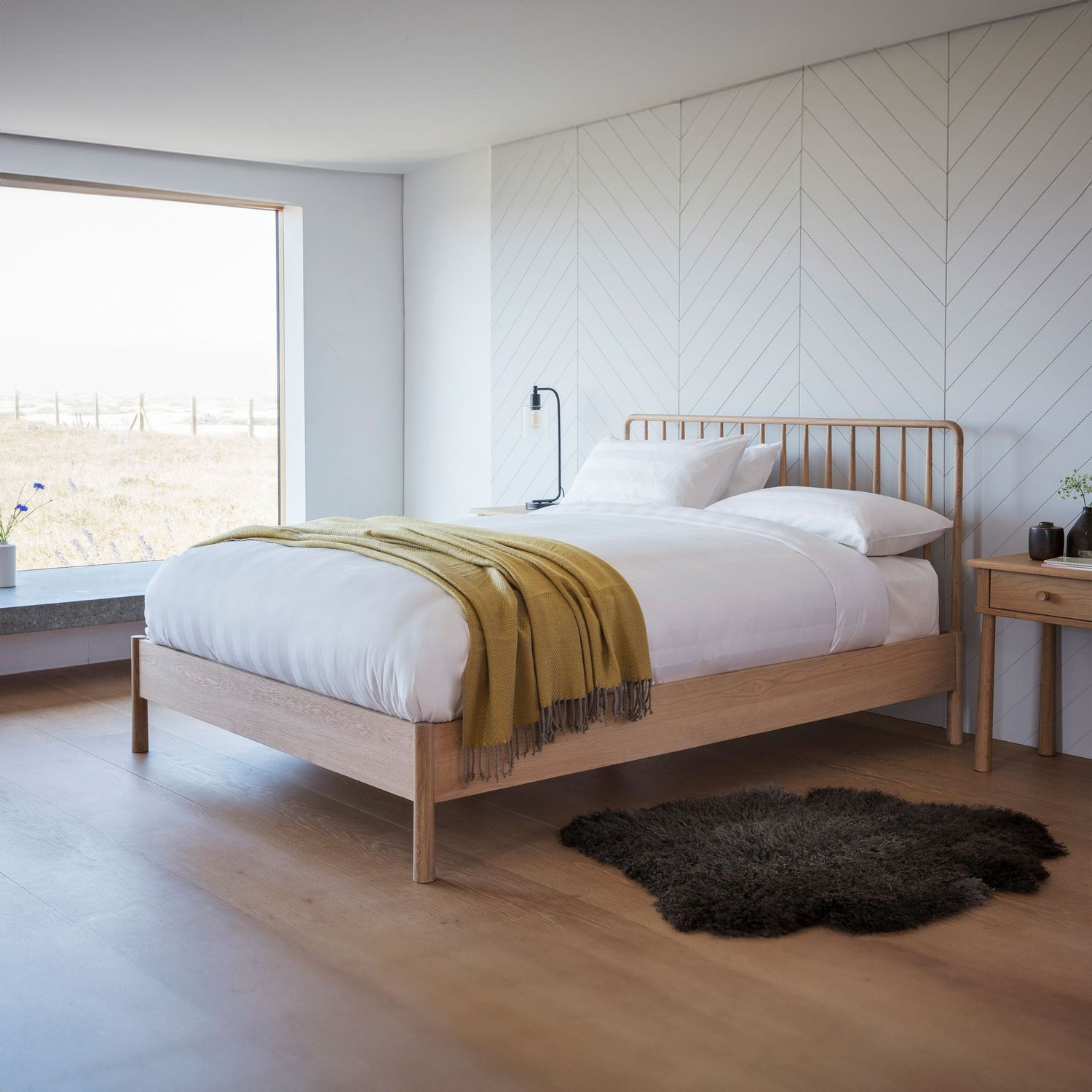 Gallery Direct Wycombe Spindle Bed