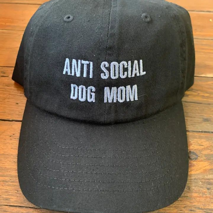 COTTON HAT ANTI SOCIAL DOG MOM BLACK