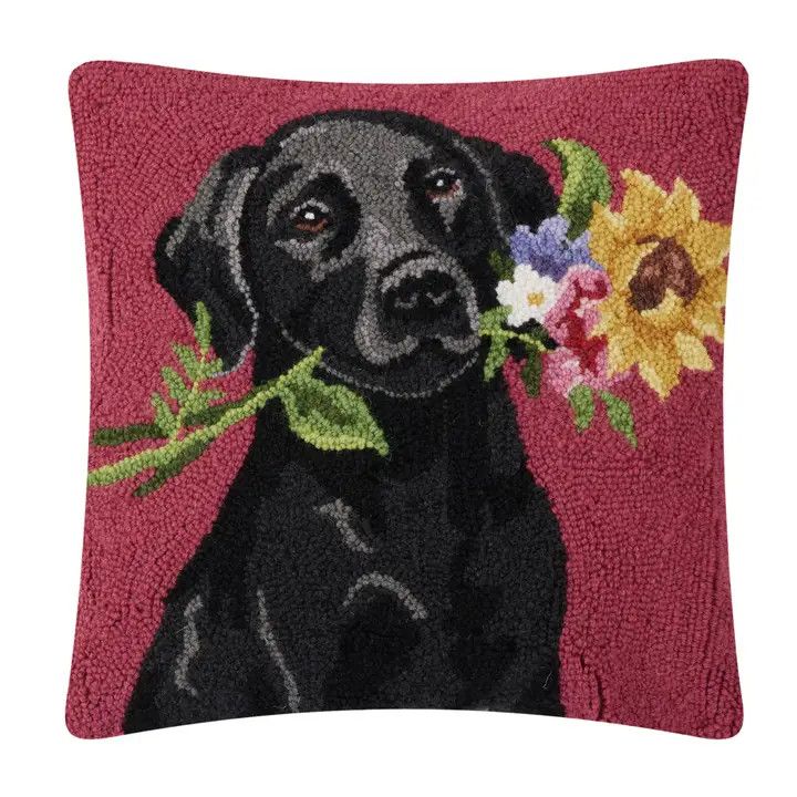 PILLOW BLACK LAB WITH FLOWERS HOOK