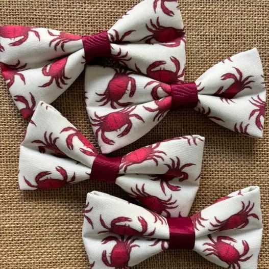 BOW TIE WHITE AND RED CRABS