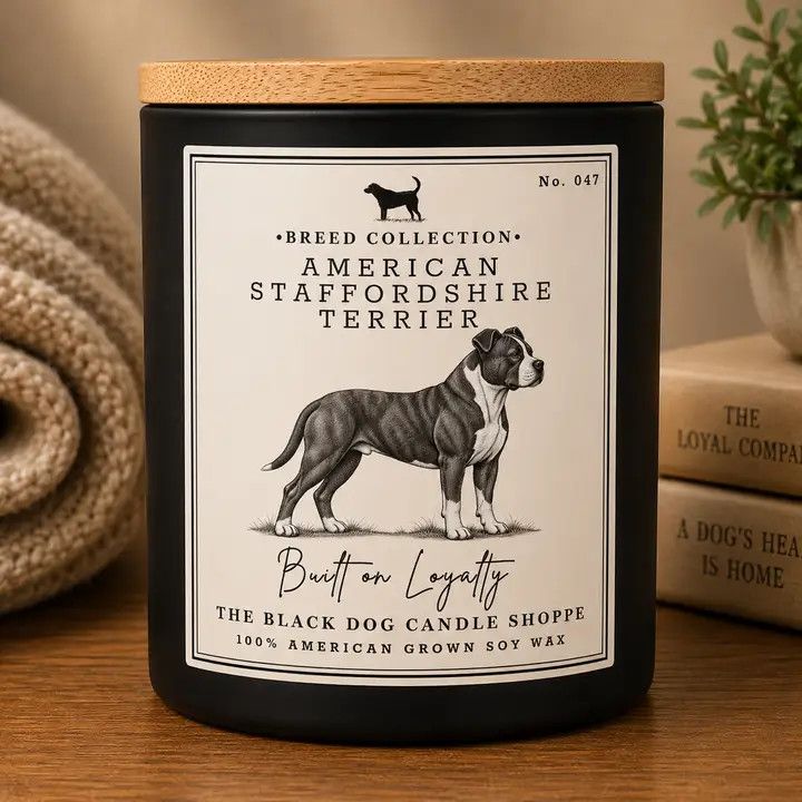 BREED CANDLE AMERICAN STAFFORDSHIRE - MAHOGANY &amp; CEDAR