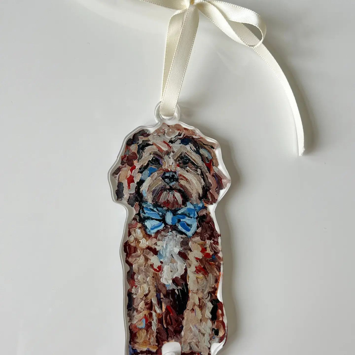 ACRYLIC ORNAMENT CAVAPOO BLUE BOWTIE