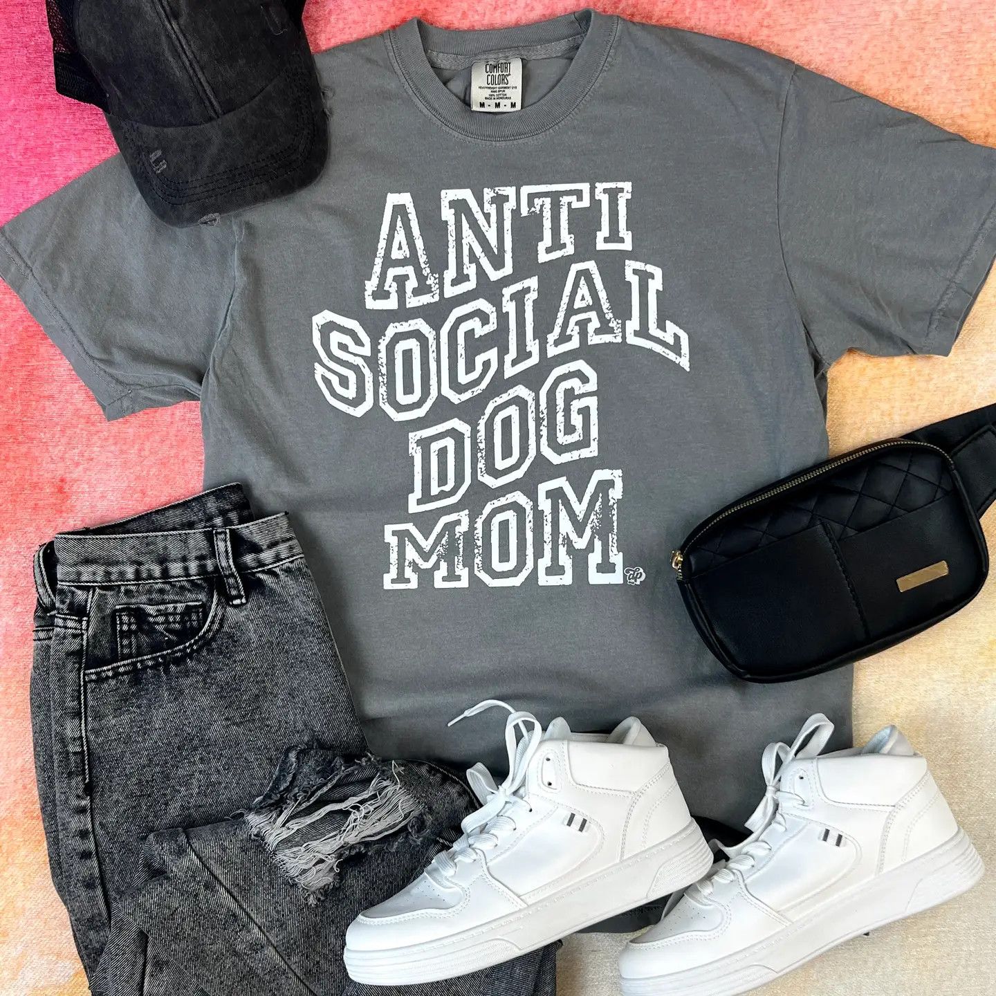 ANTISOCIAL DOG MOM SS TEE